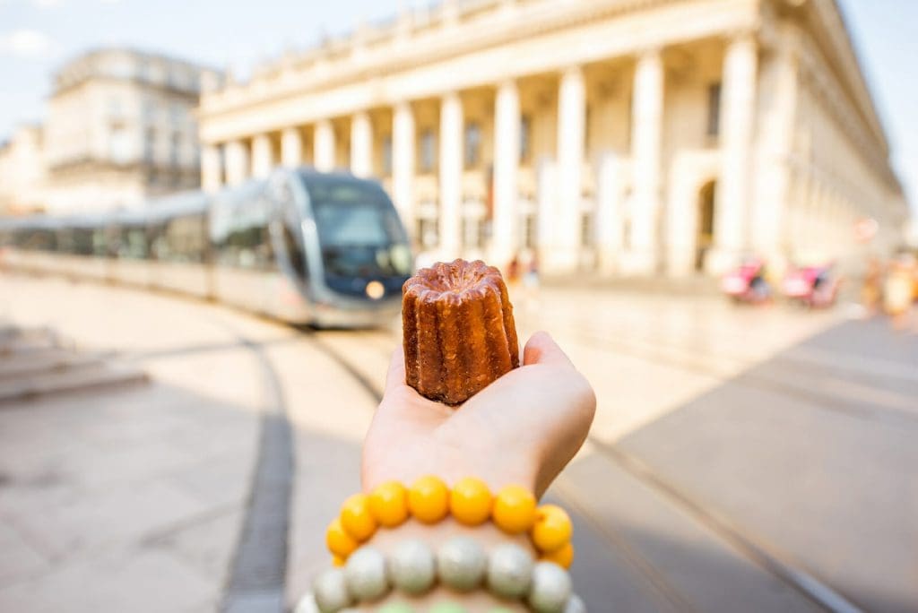 Canelés De Bordeaux : La Vraie Recette Traditionnelle (en Vidéo) | Kweezine Le Blog