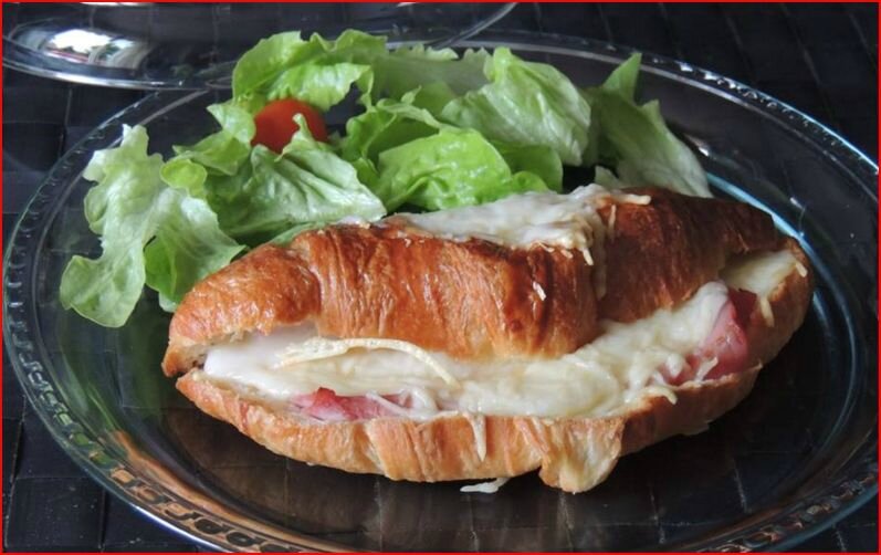 Croissant garni béchamel jambon fromage  - L'amour Culinaire