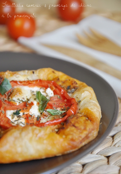 Feuilletés tomate et fromage de chèvre à la provençale - L'amour Culinaire
