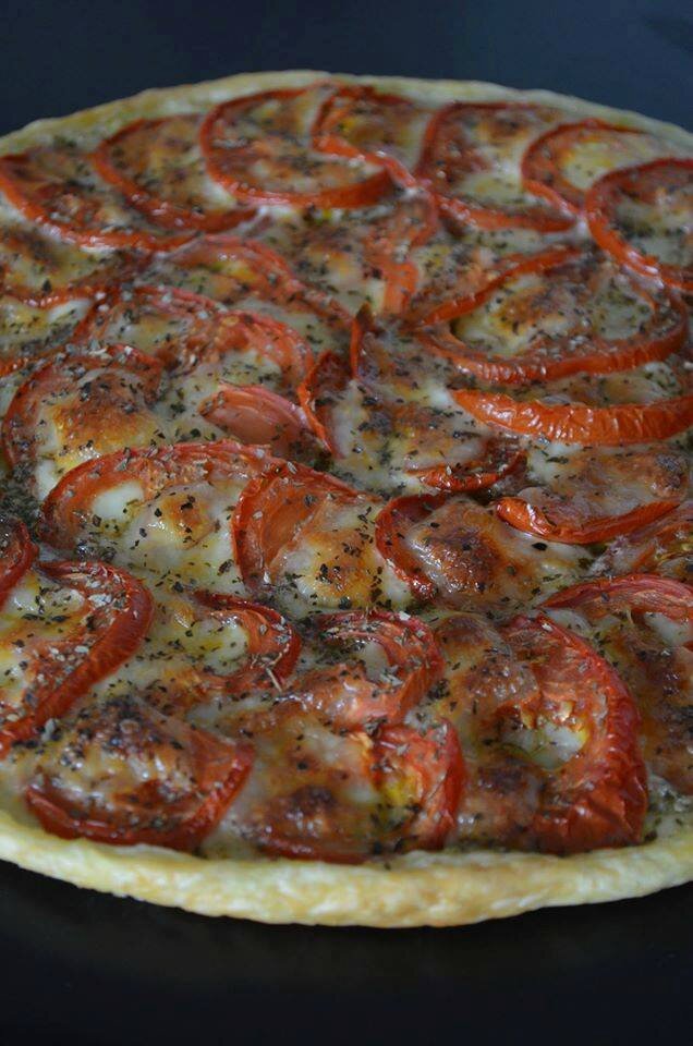 TARTE A LA TOMATE - MOZZARELLA ET PESTO  - L'amour Culinaire