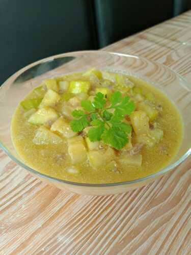 CURRY DE COURGETTE AU LAIT DE COCO.