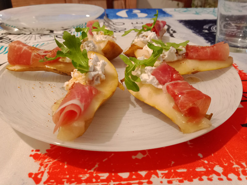 BOUCHEES APERITIVES POIRES JAMBON SEC CHEVRE