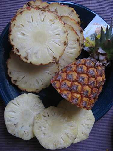 ANANAS, MANGUE, PÂTE DE PISTACHE BAIES ROSES