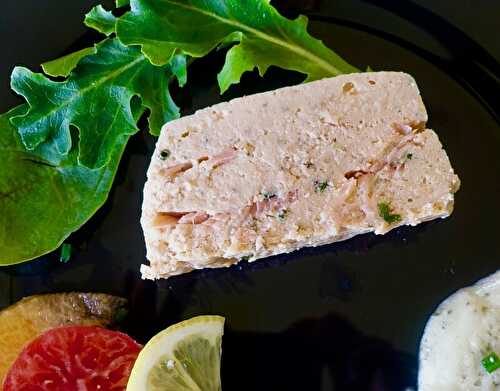 TERRINE AUX DEUX SAUMONS À L'ESTRAGON ET POIVRE VERT