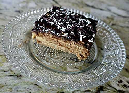 GÂTEAU D’ENFANCE THÉ BRUN OU GÂTEAU DES FAMILLES