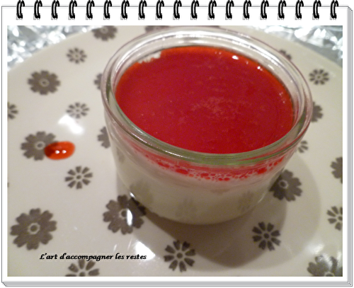 Blanc-manger au lait d'amande et coulis de fruit rouge