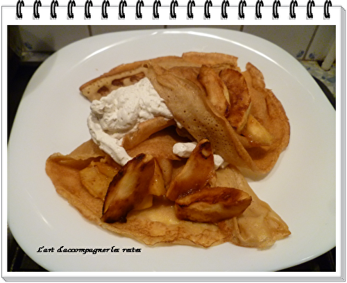 Crêpes façon tatin, crème fraîche à la cannelle