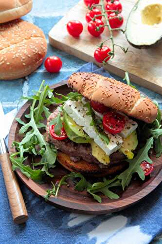 Burger steak, avocat, feta