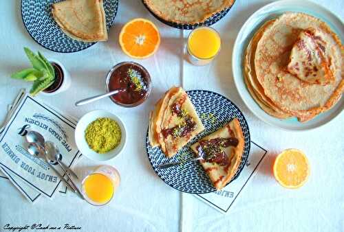 Crêpes sauce au chocolat à l'orange pressée