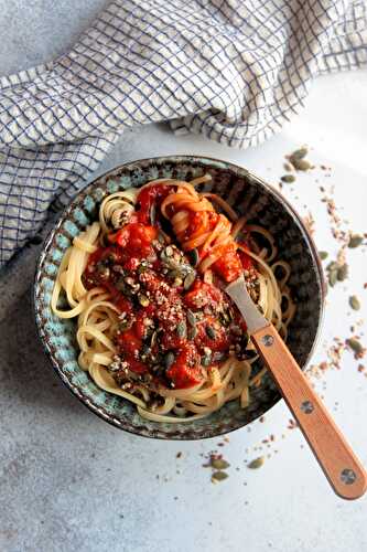 Linguine en sauce et graines rôties