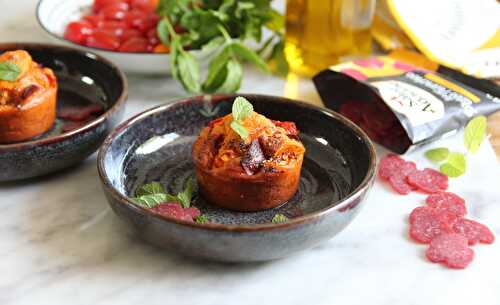 Mini-cakes à la viande séchée et tomates cerises