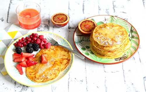 Pancakes aux fruits rouges et sirop d'érable, sans gluten