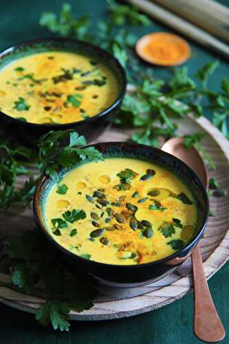 Soupe de potiron, curcuma et graines de courges