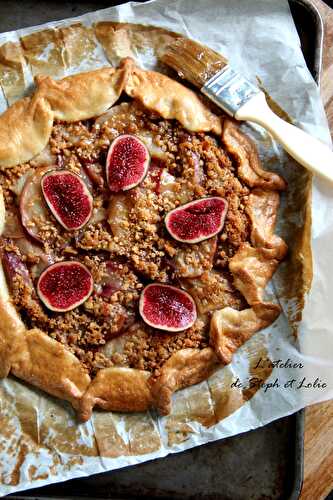 Tarte façon "crumble" aux nectarines et figues