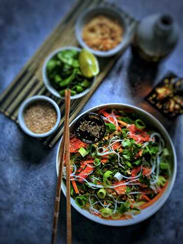 Bo Bun au saumon cru et vermicelles de riz  Bo bun au saumon cru et vermicelles de riz L'atelier de Steph et Lolie