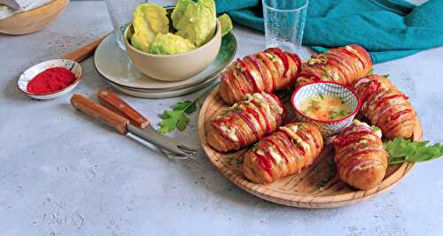 Hasselback pommes de terre Suédoise garnies au Gorgonzola, oignon rouge et choriz