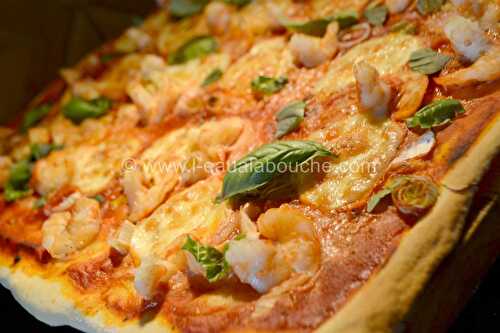 Pizza Crevettes-Tomates-Mozzarella et Basilic