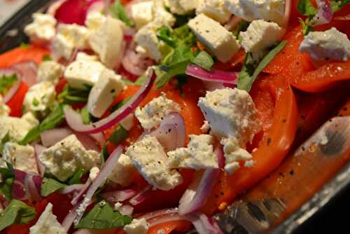 Salade de Tomates Oignons Rouges et Feta