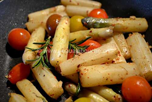 Poêlée d'Asperges aux Tomates Cerises & Romarin