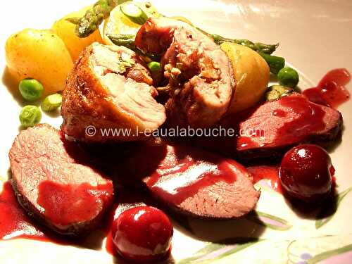 Duo de Canard Magret Et Cuisse Farcie Sauce Cerise