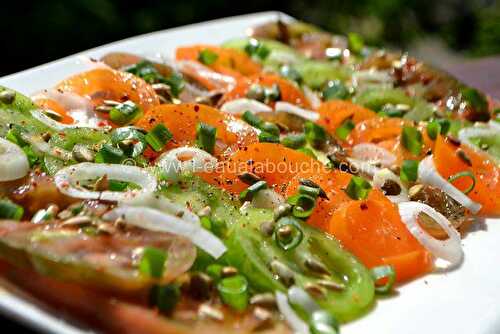 Tomates Multicolores aux Oignons Nouveaux & Graines