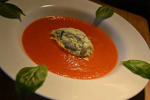 Velouté de Tomate Crème de Mozzarella au Basilic