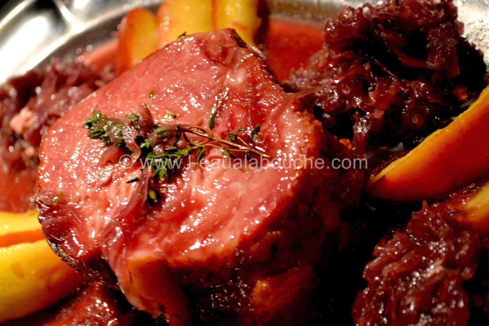 Cou De Porc Fumé Au Chou Rouge Et Pommes