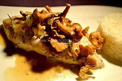 Blanc de Poulet à Basse Température Et Chanterelles Au Vin Blanc