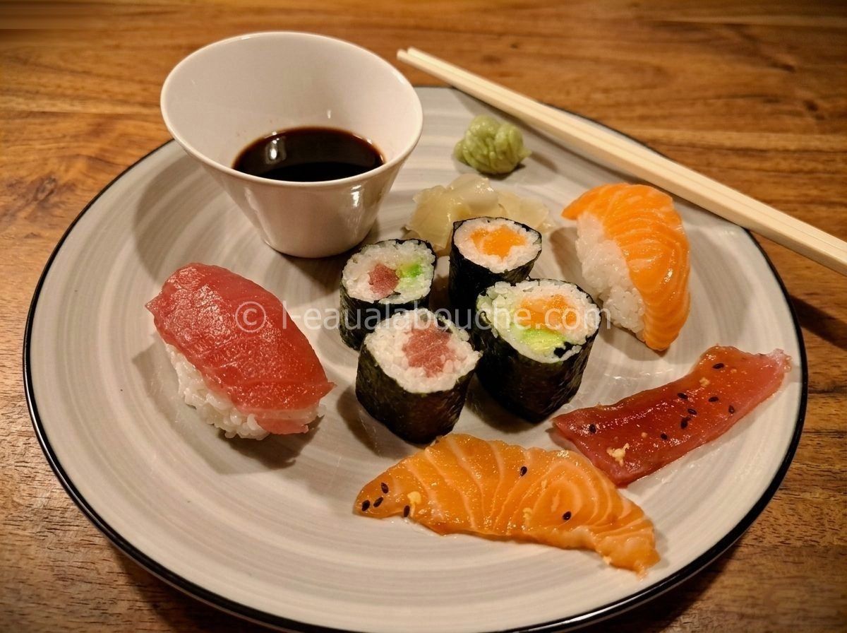 Sushis Makis, Nigiris Et Poisson Mariné