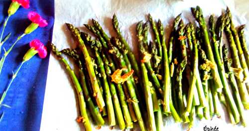 Asperges, sauce au beurre d'arachides