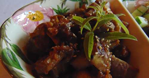 Aubergine au miso et concombre à l'asiatique