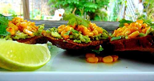 Bruschetta avocat maïs