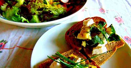 Bruschetta de courgette et feta végétal