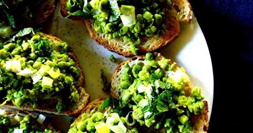 Bruschetta de petits pois et menthe