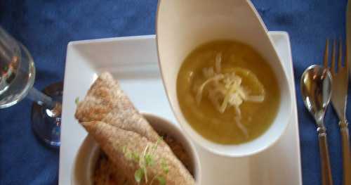 Burritos aux courgettes et trempette chaude au maïs servis avec une soupe de légumes