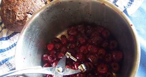 Confiture de cerises (et coulis de pêches)