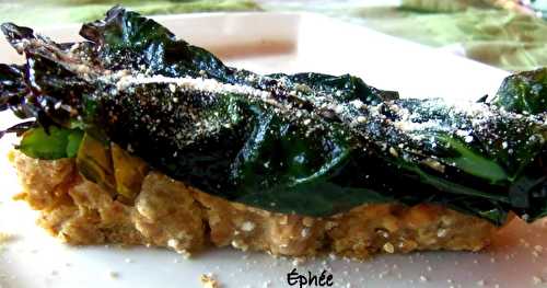 Crostinis de pain irlandais et kale noir