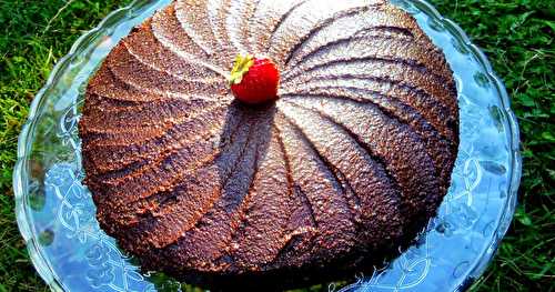 Gâteau aux haricots noirs et betteraves (et oui; c'est divinement bon!), glaçage au chocolat