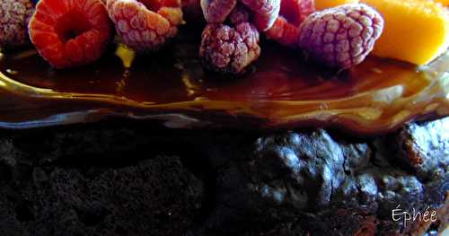 Gâteau double chocolat, aux fruits et aux Oréos