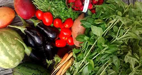 Légumes du marché ... fleur d'aubergine ... pommes de terre et pain plat au basilic...