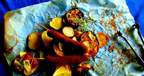 Pommes de terre, aubergines, et saucisses au four