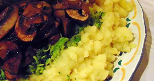 Purée de pommes de terre, brocoli, champignons