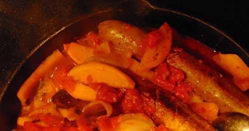 Ragoût de navet, tomates et saucisses