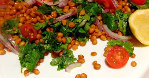 Salade de lentilles, oignon rouge et coriandre