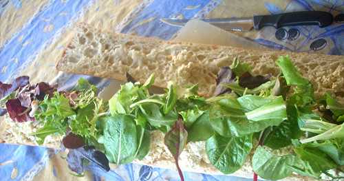 Sandwiche à la salade de tofu pour les lunchs