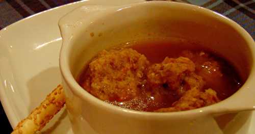 Soupe aux boulettes de pain