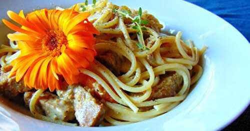 Spaghetti au cari et seitan shawarma