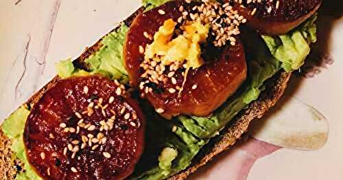 Toast à l'avocat avec daïkon braisé 