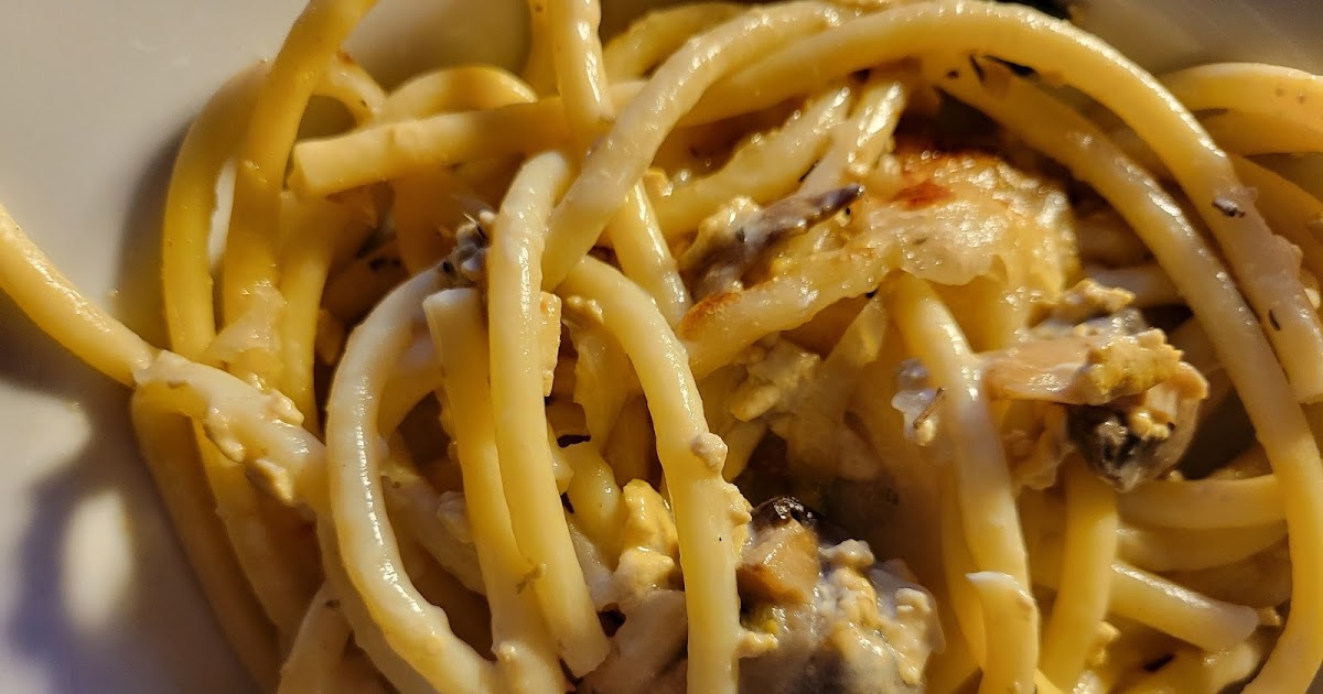 Pâtes en sauce crémeuse aux champignons et tofu 