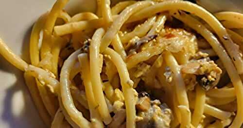 Pâtes en sauce crémeuse aux champignons et tofu 